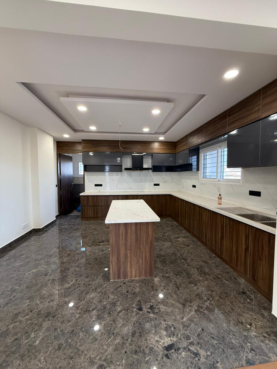 INDEPENDENT BUILDING