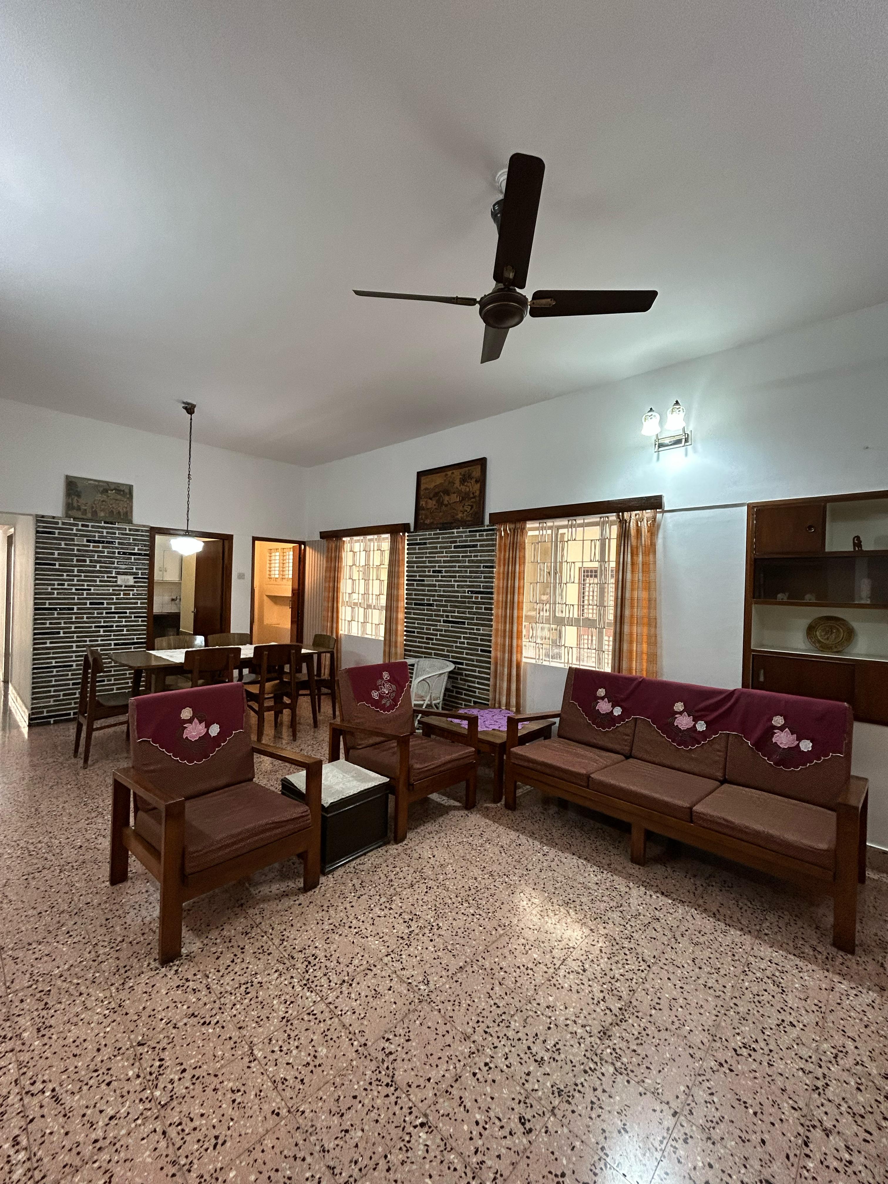 INDEPENDENT BUILDING