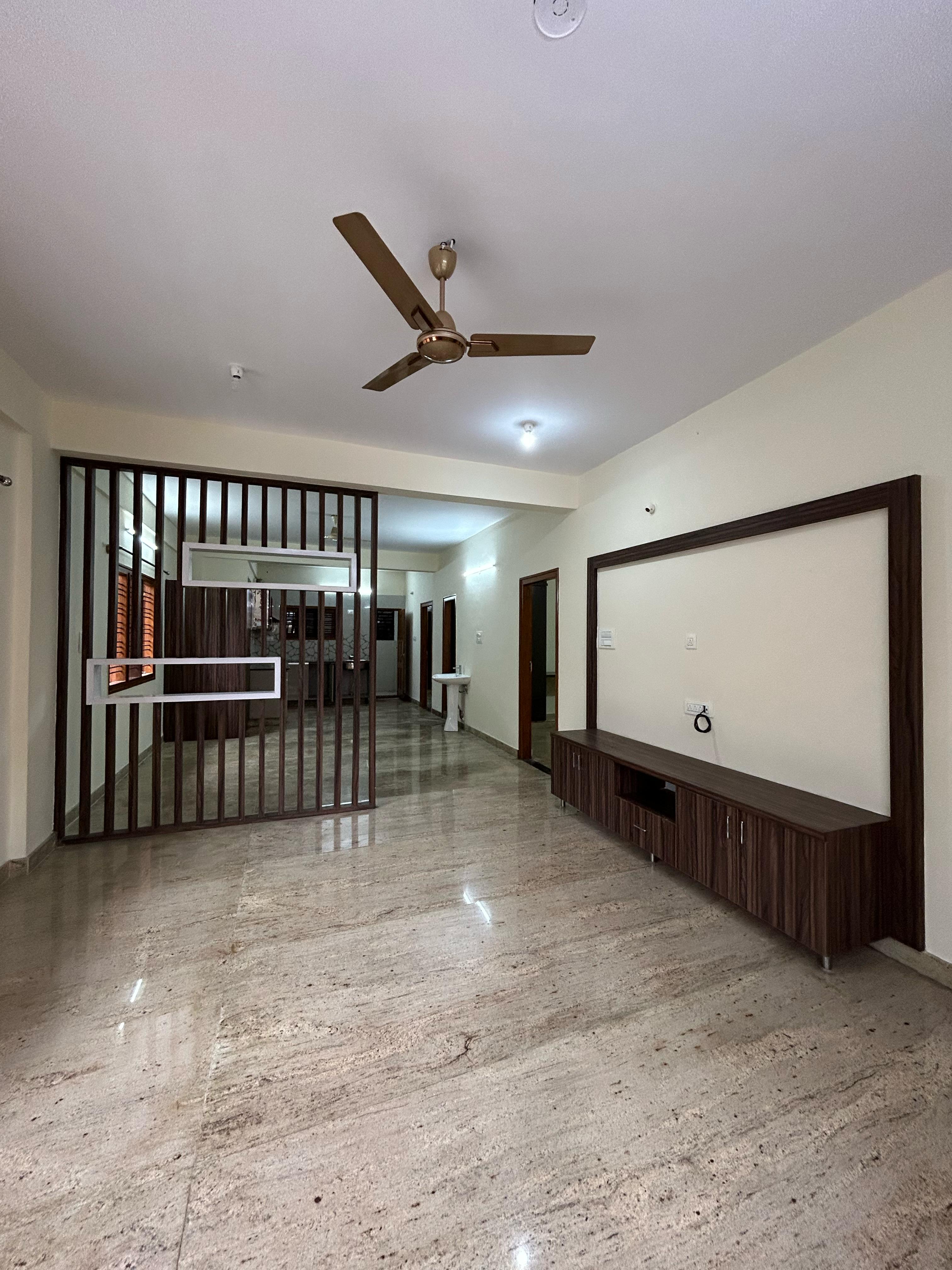 INDEPENDENT BUILDING