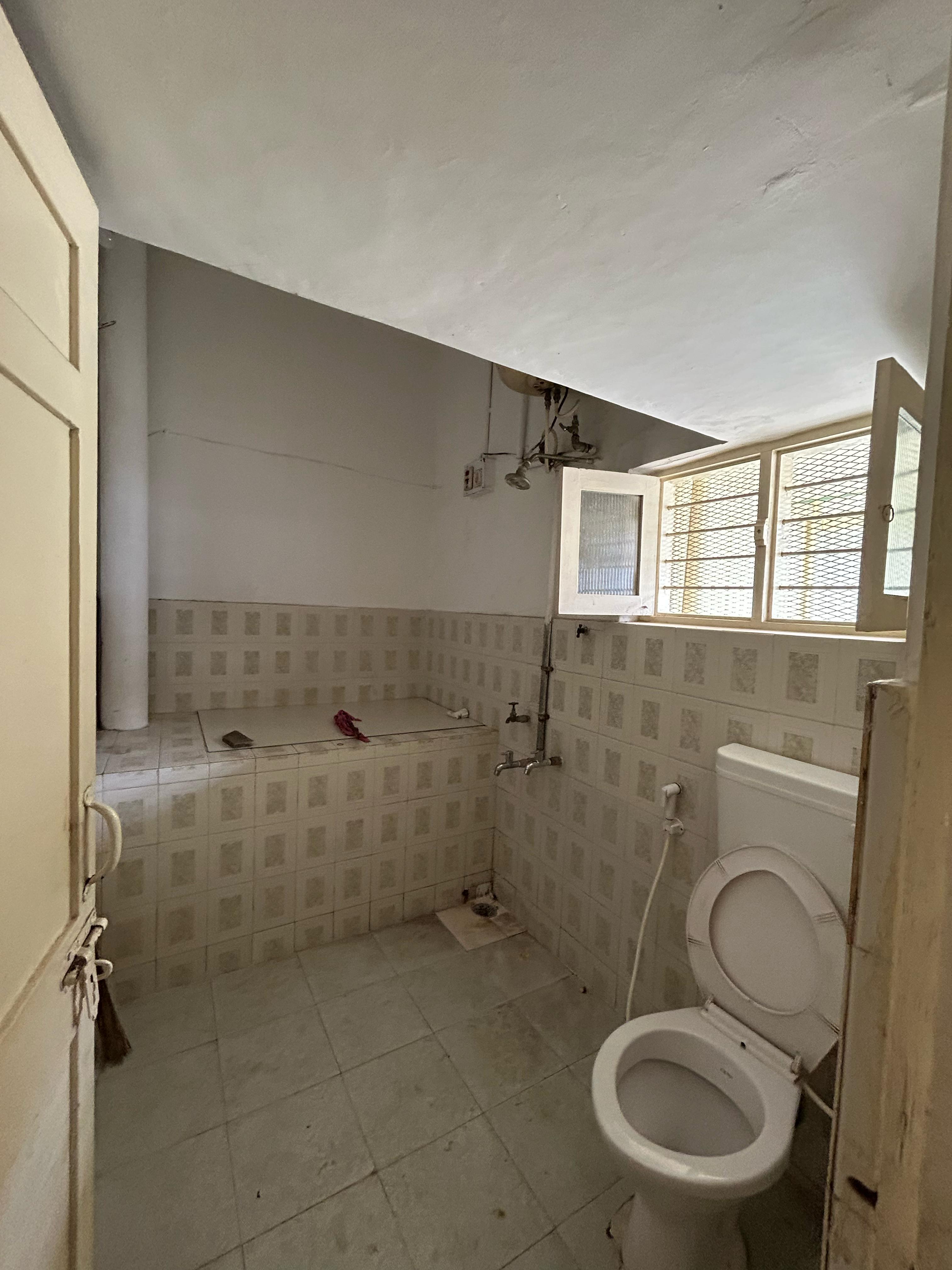 INDEPENDENT BUILDING