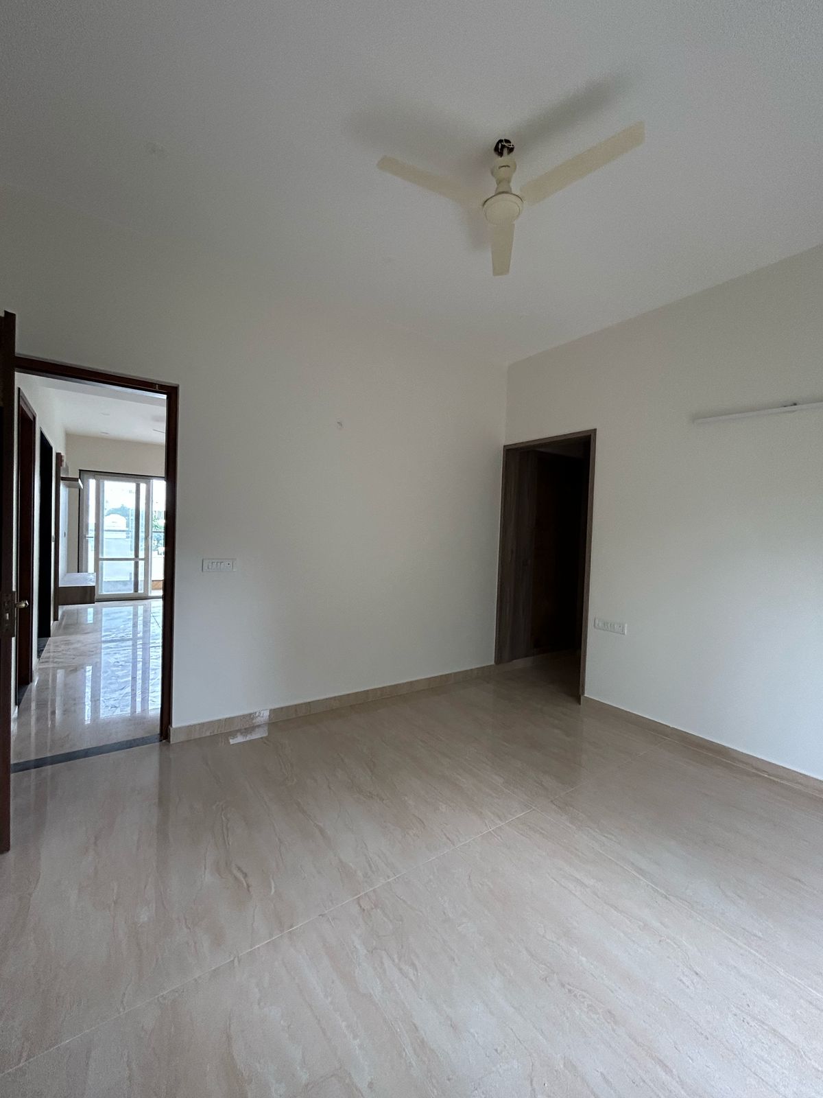 INDEPENDENT BUILDING